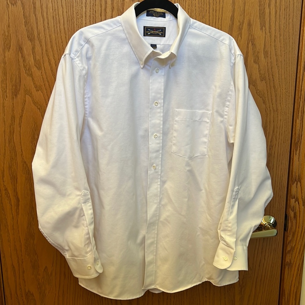 The ARROW Company men’s oxford button down dress shirt.